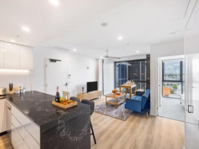 Valley Centre Boutique 1BR Apt Pool n Carpark
